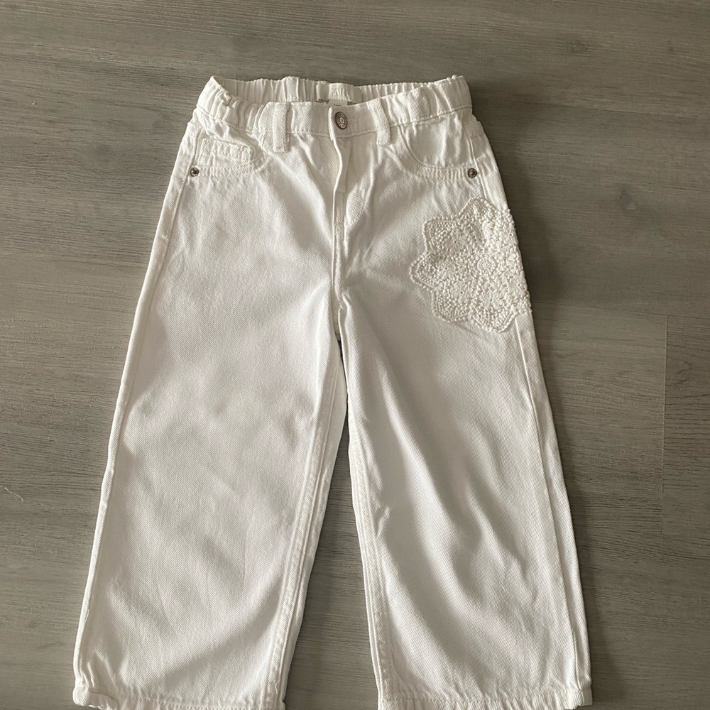 Zara White Cropped Pants with Textured Appliqué